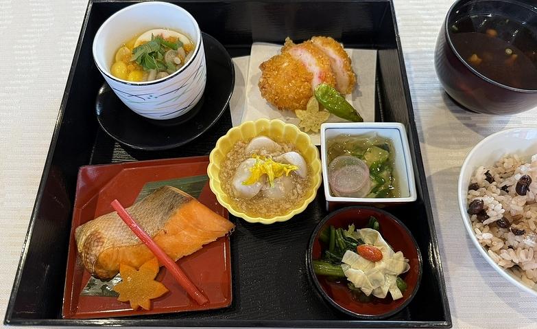 秋の行楽弁当