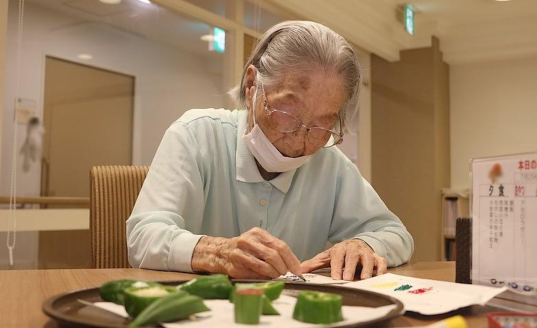 夏野菜で絵葉書づくり