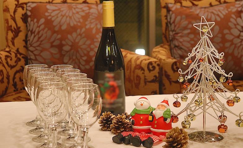 ワインを片手に大相撲観戦