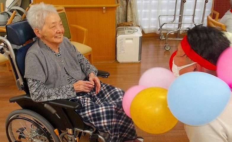 拍手と笑いに包まれた運動会