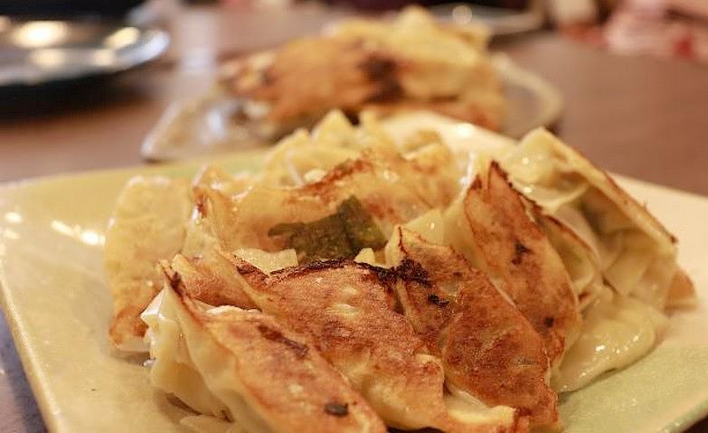 暑い夏にぴったりの餃子の完成です！			