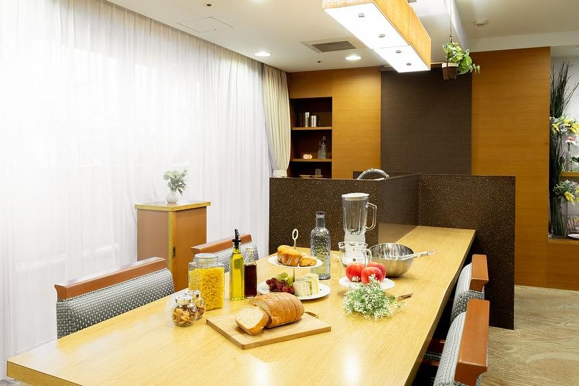 2F ティールーム（キッチンスペース）