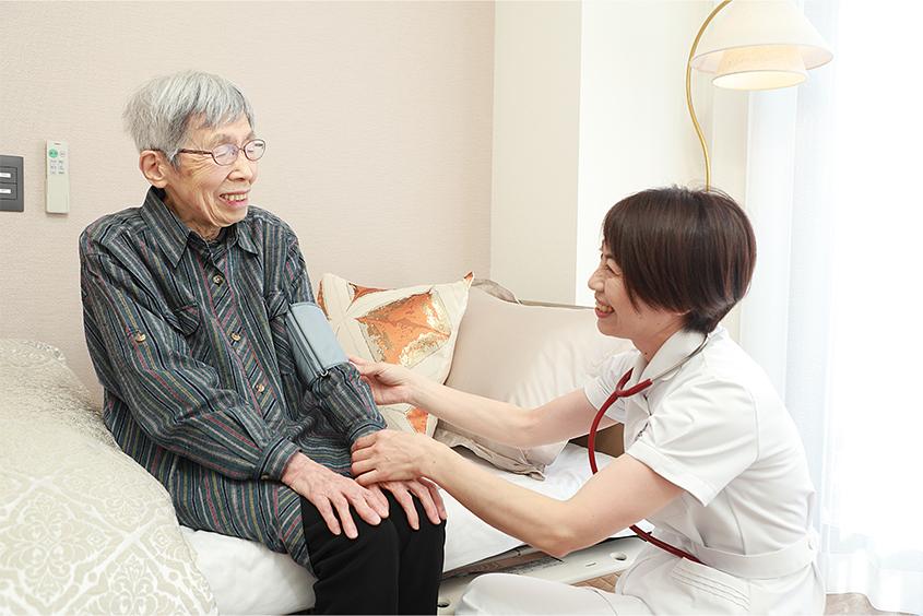 看護職員が日々の健康管理を行い、体調変化などご相談していただけます。