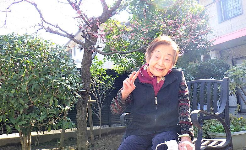 梅とともに