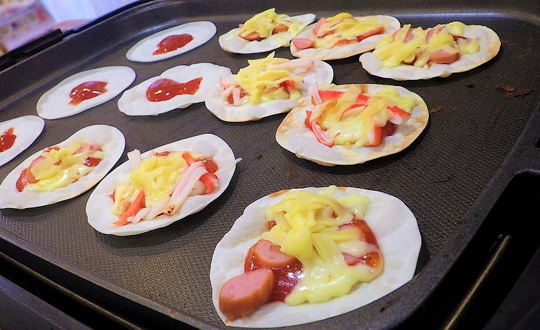 餃子の皮のピザ