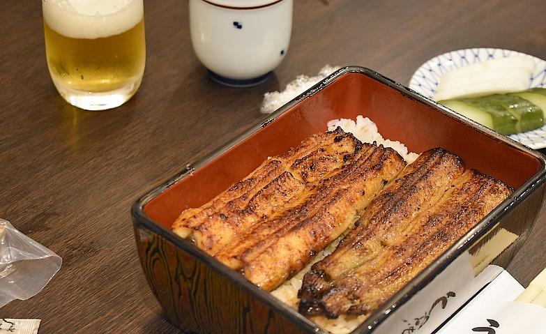 ごちそうを囲む恒例の集い