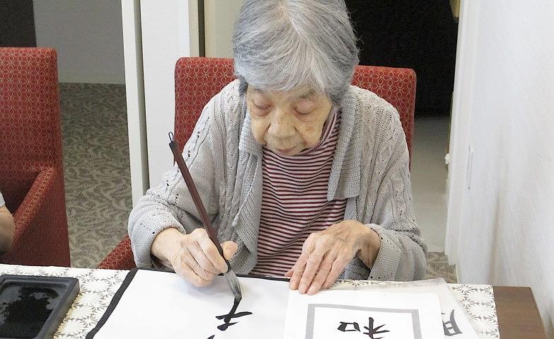書道クラブの活動風景