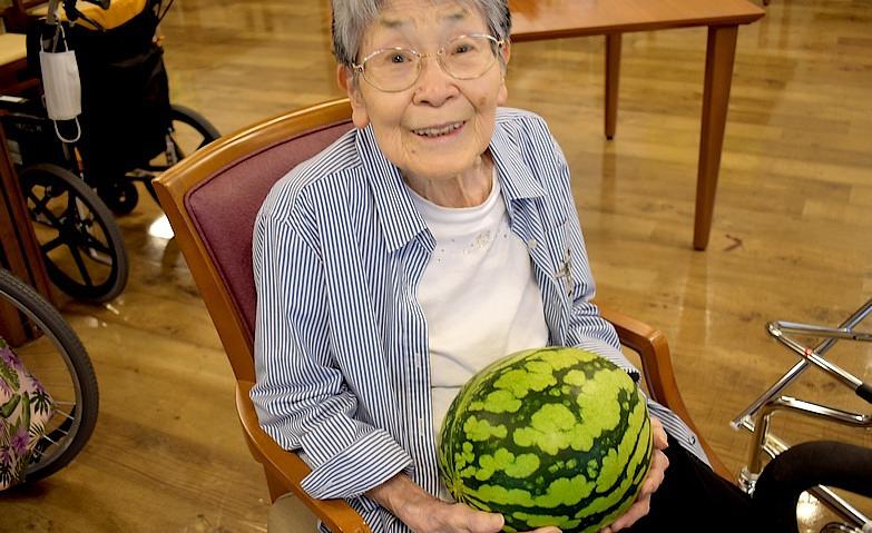 スイカ収穫！～至福のとき感じて～