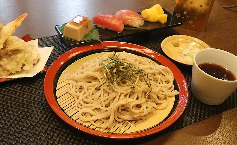 秋の天ぷらそば御前