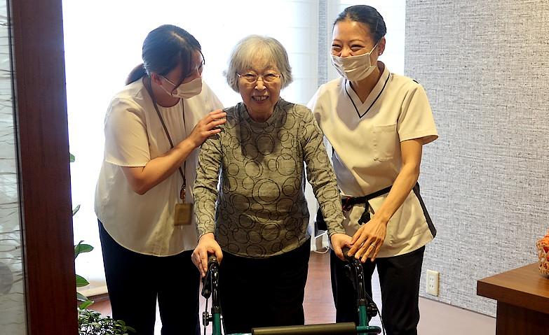 歩いてこられました