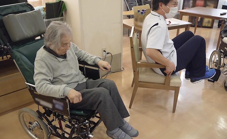 スタッフによる集団体操