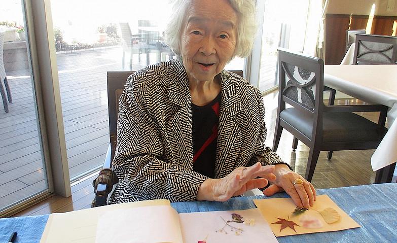 「押し花貼り絵」アクティビティ