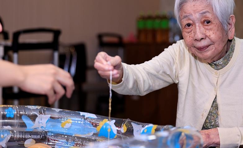 ヨーヨー釣りで「ハイ、チーズ！」