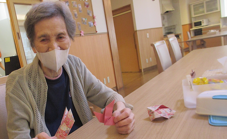 季節の折り紙作り