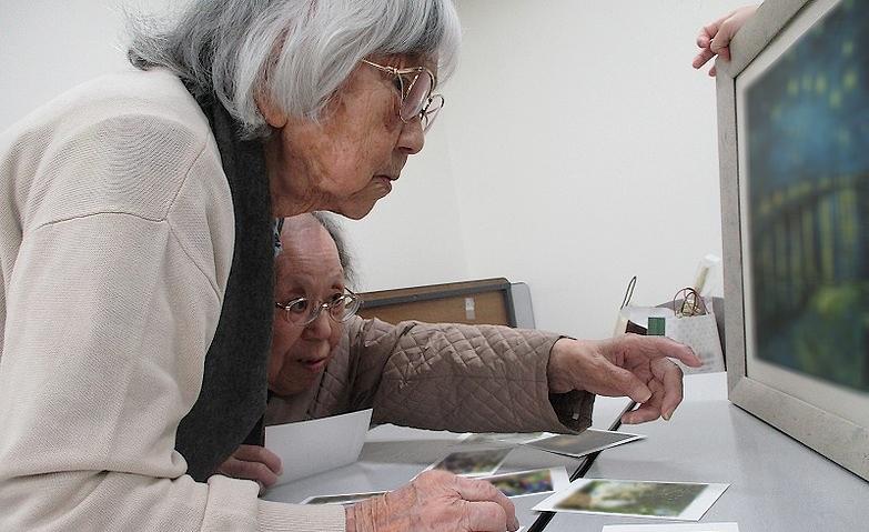 紡ぐ美術展～対話型鑑賞会～