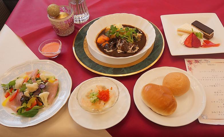 厨房スタッフお任せクリスマスランチ