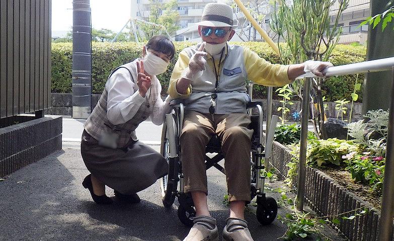 花壇のお手入れで心地よい汗を