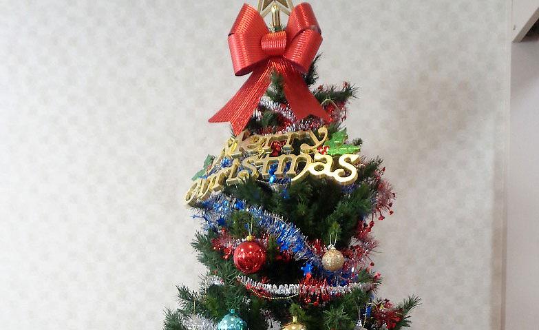「クリスマスツリーの完成」
