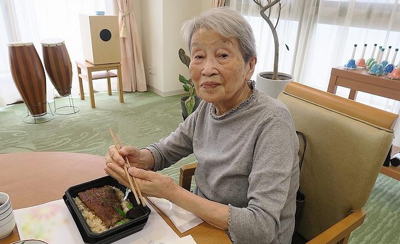 今月のランチ会は「うな重」