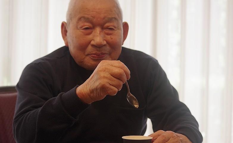 笑顔広がるソフトクリーム