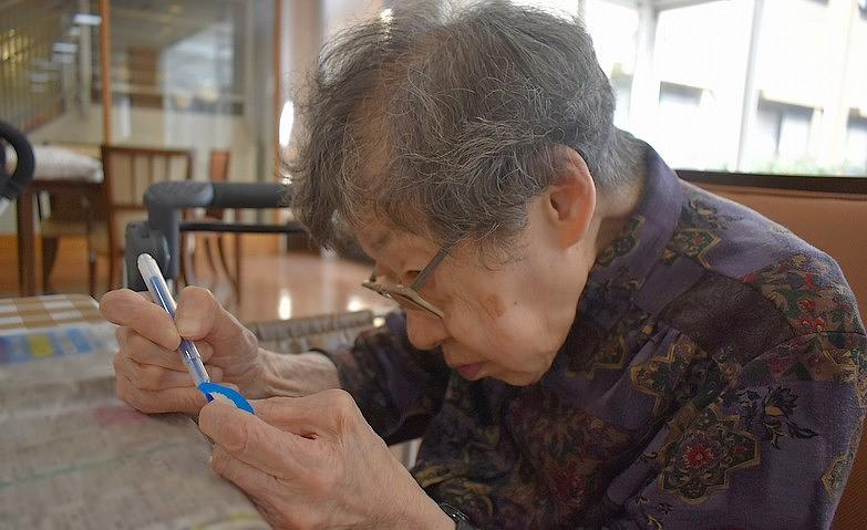 にじみ絵花作り～色づけ編～