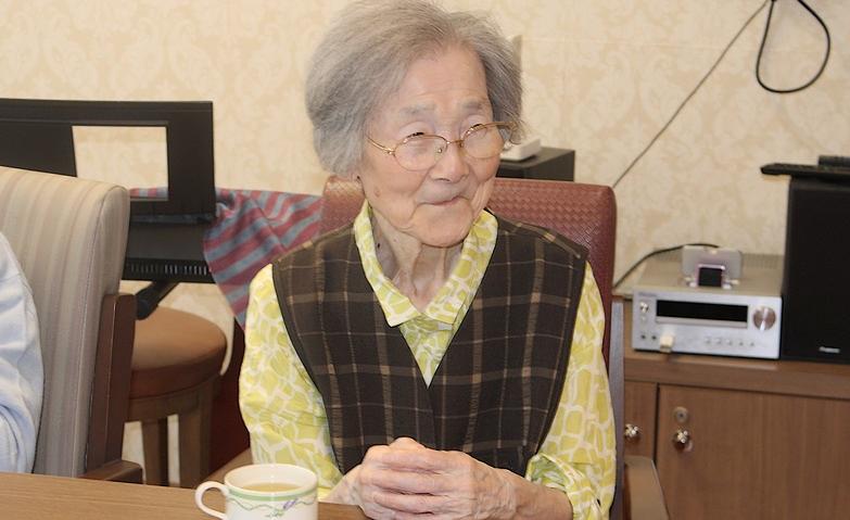 温かな会話が広がるお茶の時間
