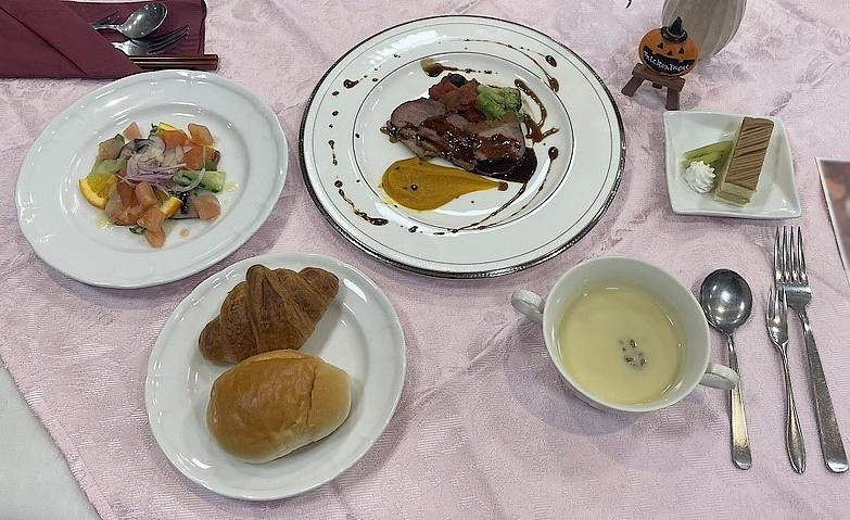 皆様お待ちかねの「移動レストラン」