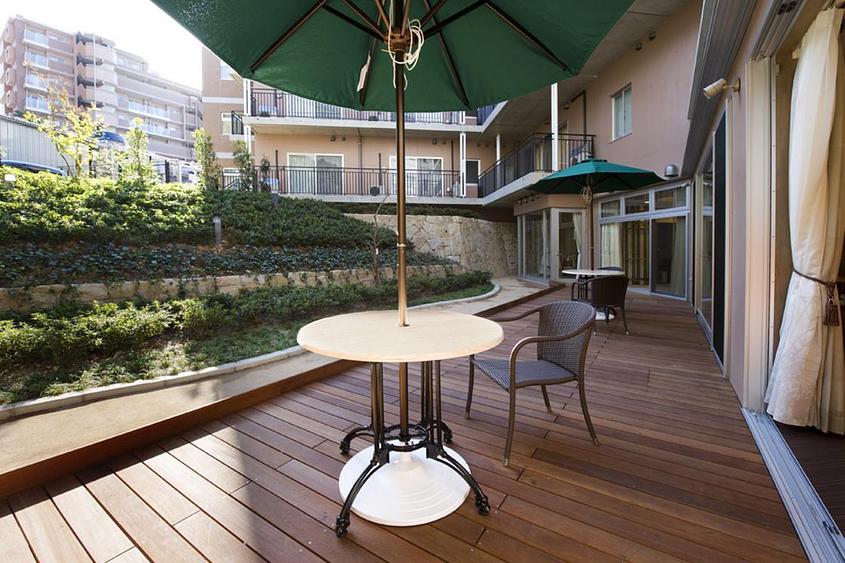 1F ウッドデッキ