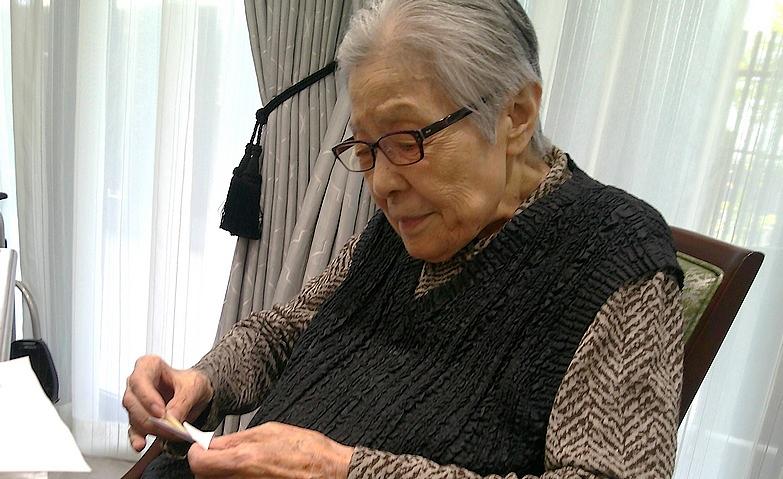 完成が待ち遠しいくす玉づくり