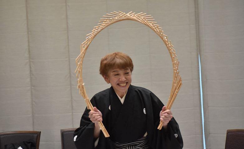 「さては南京玉すだれ！」