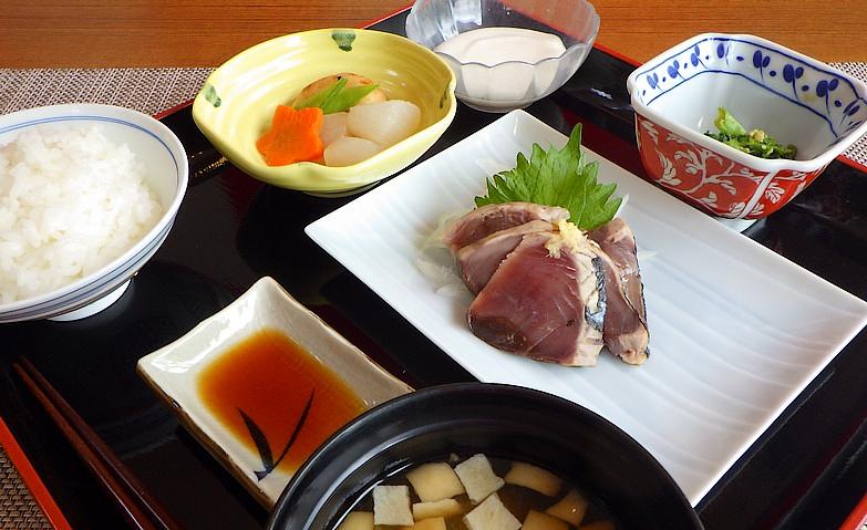 今日のお昼ご飯～カツオのたたき～