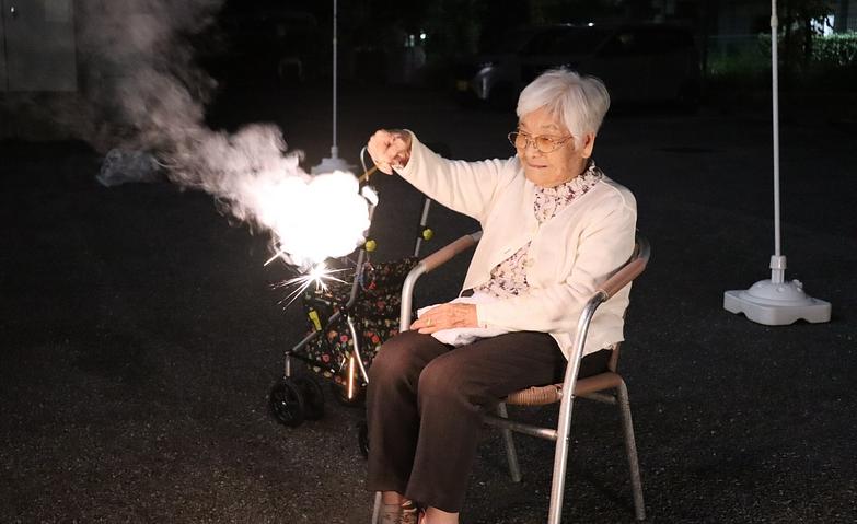 夏の終わりは花火とともに