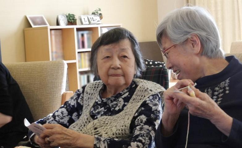 皆様で編み物をしました