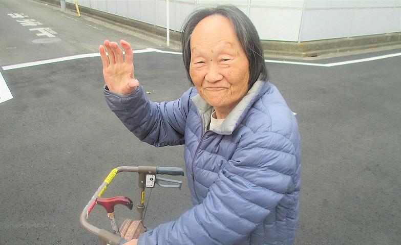 今日も元気にお散歩へ！