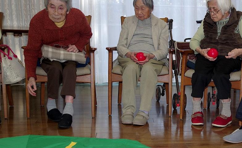 ボッチャでの真剣なまなざし