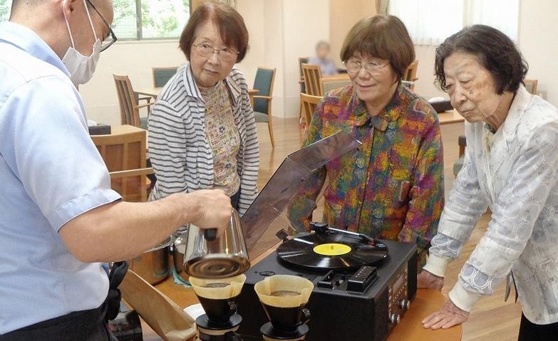 音楽と香りに包まれコーヒータイム