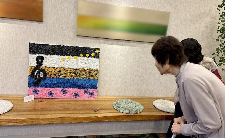 ちぎり絵作品の鑑賞