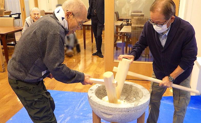 新年の餅つき
