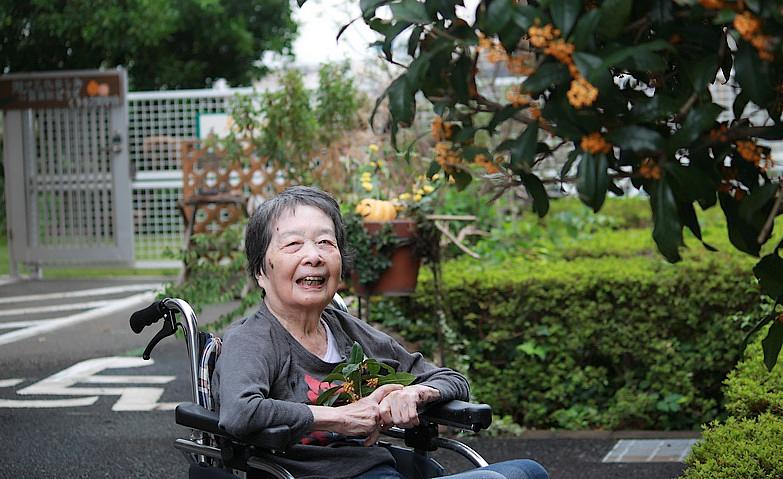 オレンジ色と笑顔