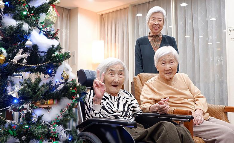 クリスマスツリーの飾りつけ	