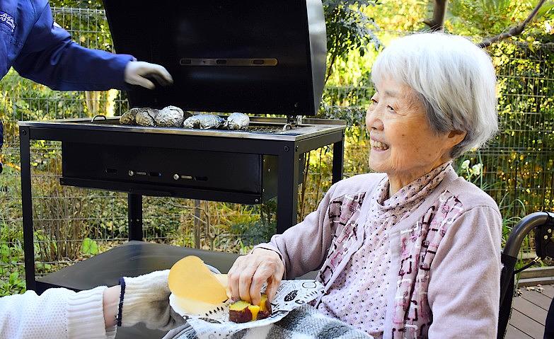 「焼き芋の会」アクティビティ	