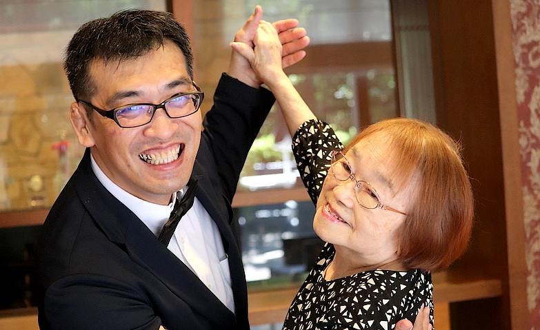 「社交ダンス倶楽部」～笑顔満開～