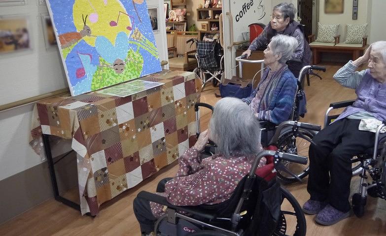 ちぎり絵鑑賞会			