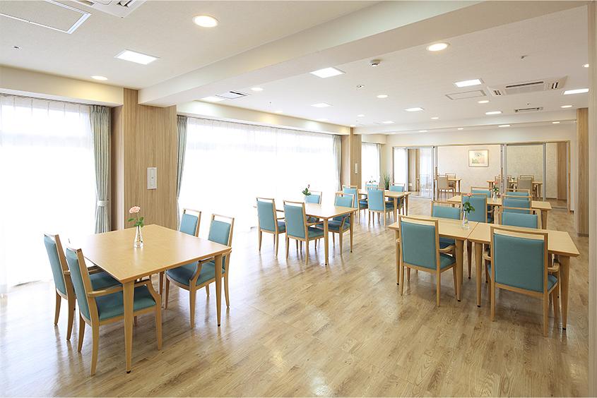 2F リビングルーム兼食堂兼機能訓練室