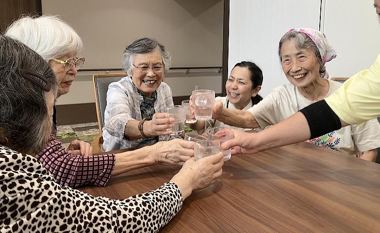 手作り梅ジュースで乾杯！