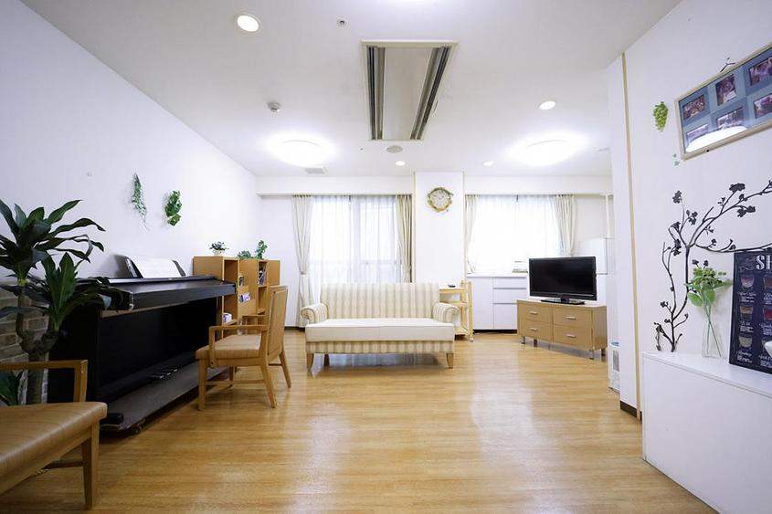 リビングルーム兼食堂兼機能訓練室