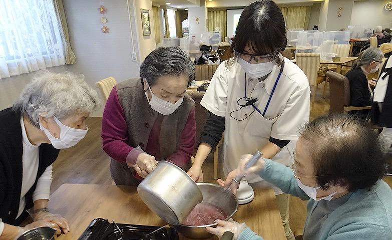 趣味活動～杏仁豆腐＆ゼリーづくり～