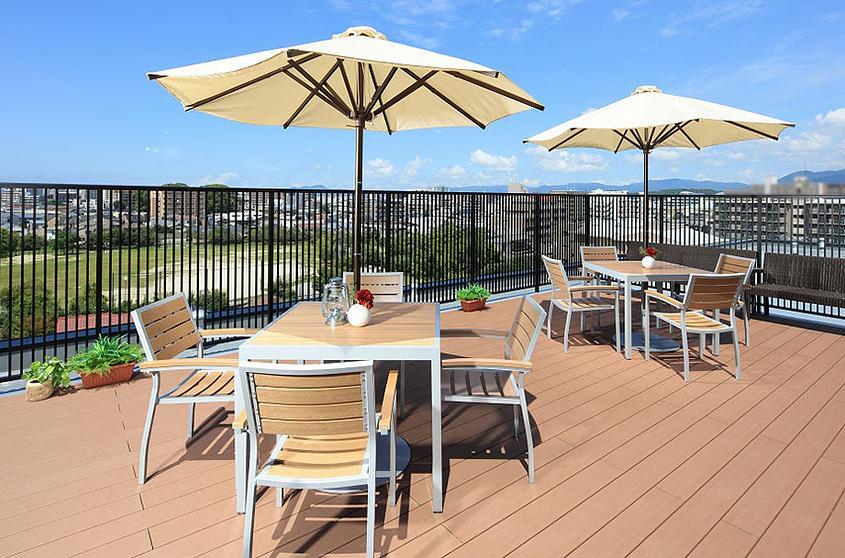 屋上ウッドデッキ