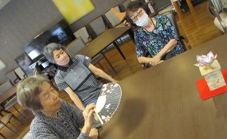 日本の伝統的な遊びでリハビリタイム