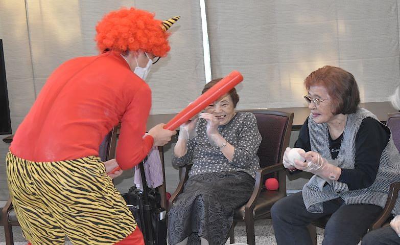 「福は内～！鬼は外～！」			